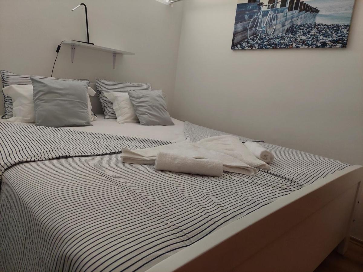 G&E Apartment พูลา ภายนอก รูปภาพ