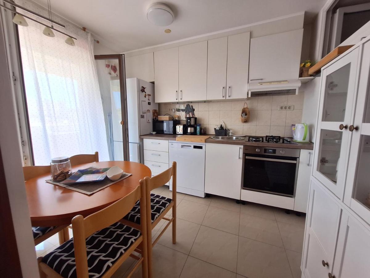 G&E Apartment พูลา ภายนอก รูปภาพ